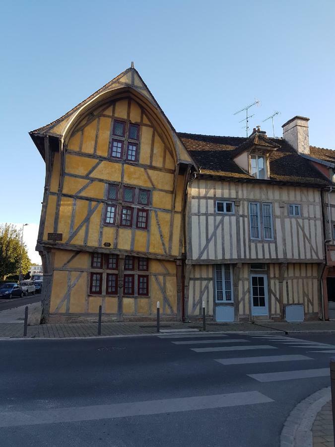 Appartement Du Vieux Troyes Exterior photo